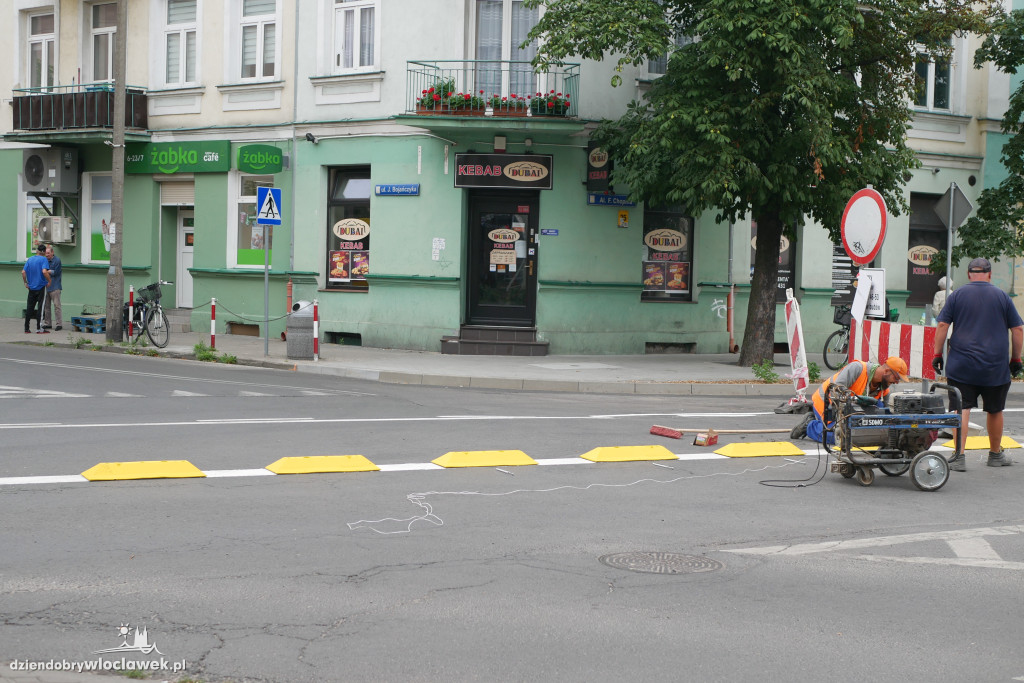 Wysepka na al. Chopina gotowa