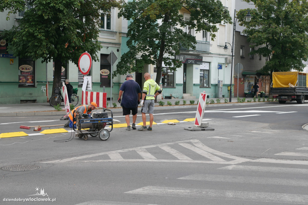 Wysepka na al. Chopina gotowa