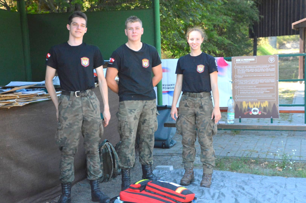 Piknik militarny na strzelnicy PZŁ