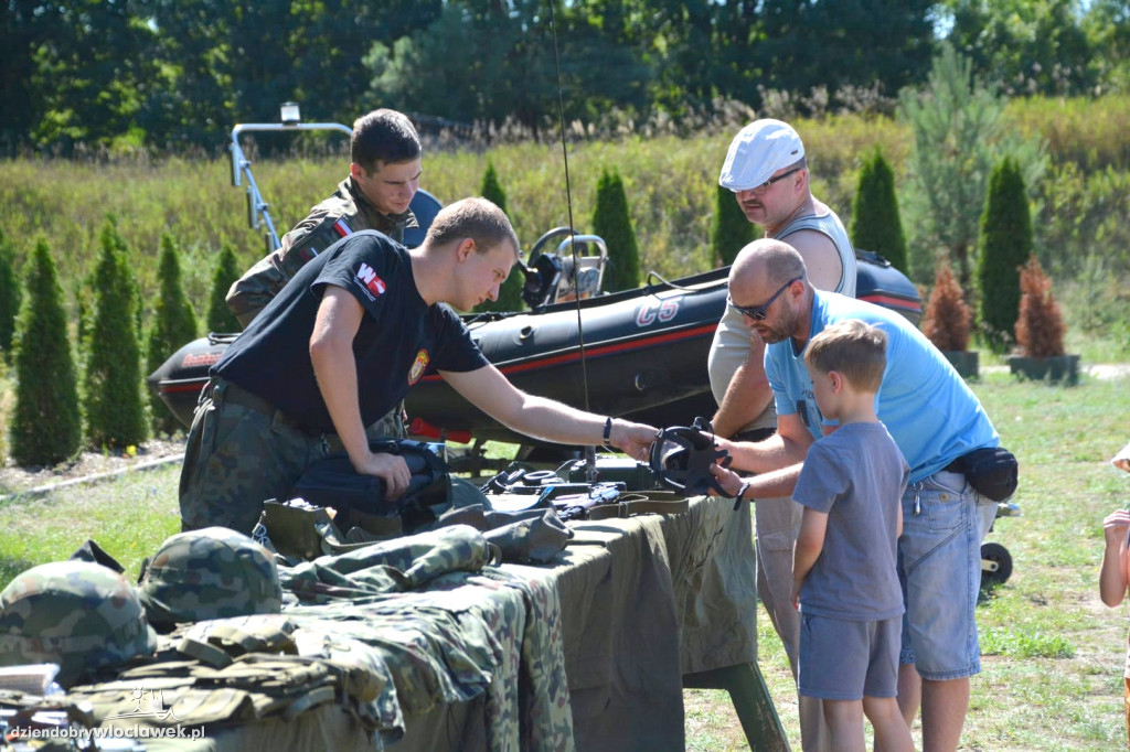 Piknik militarny na strzelnicy PZŁ