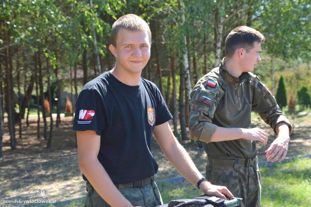 Piknik militarny na strzelnicy PZŁ