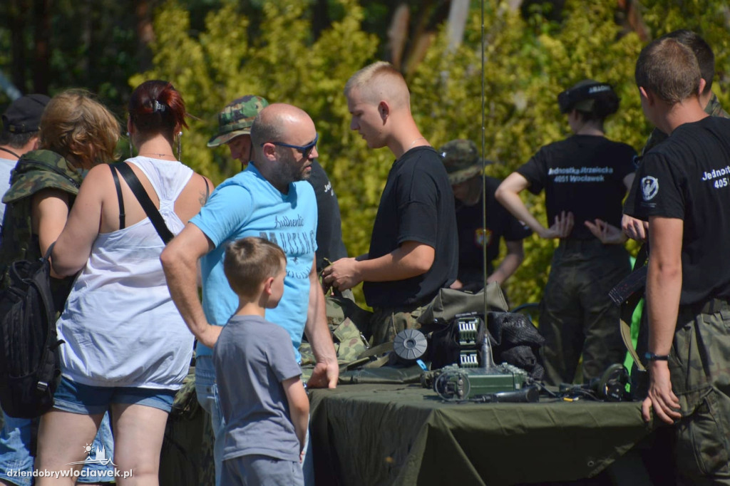 Piknik militarny na strzelnicy PZŁ