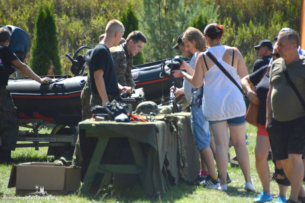 Piknik militarny na strzelnicy PZŁ