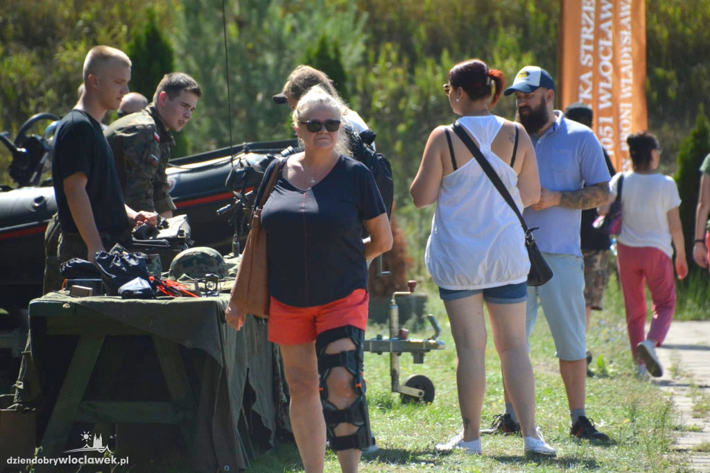 Piknik militarny na strzelnicy PZŁ