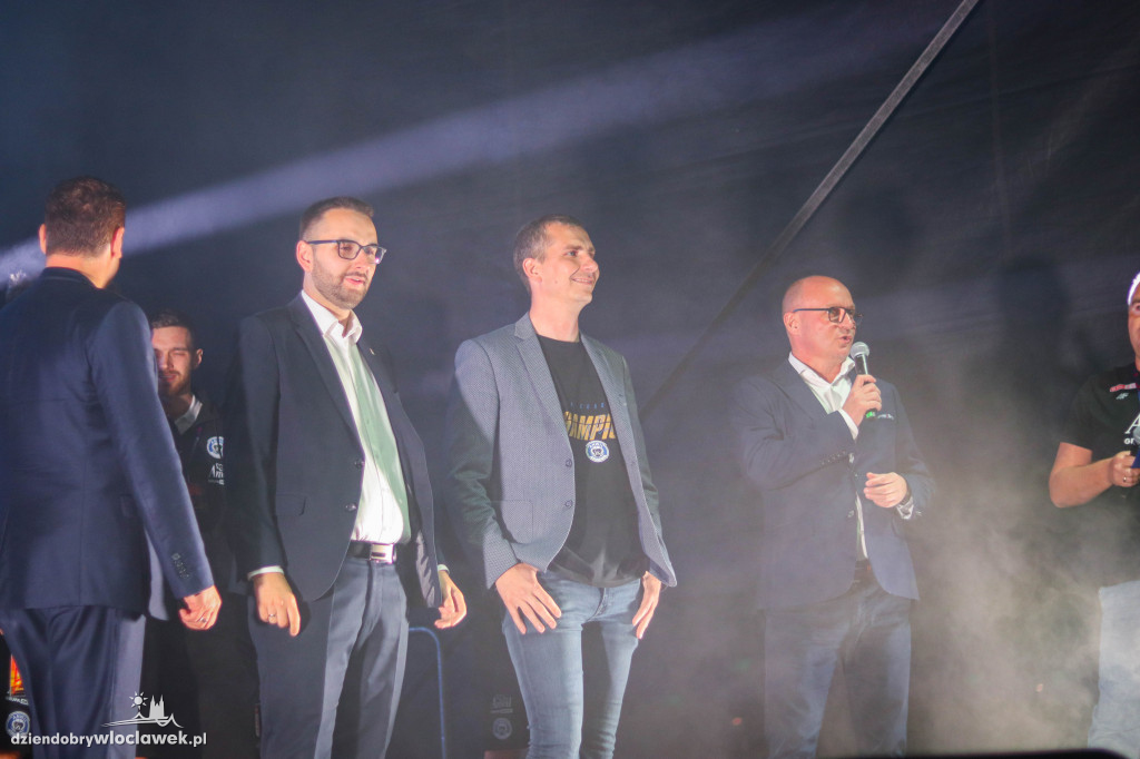 Koszykarze Anwilu na koncercie 