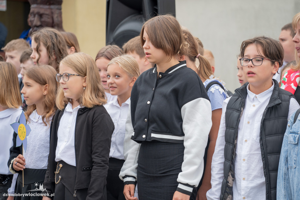 Rozpoczęcie roku szkolnego w SP nr 1 Brześć Kujawski
