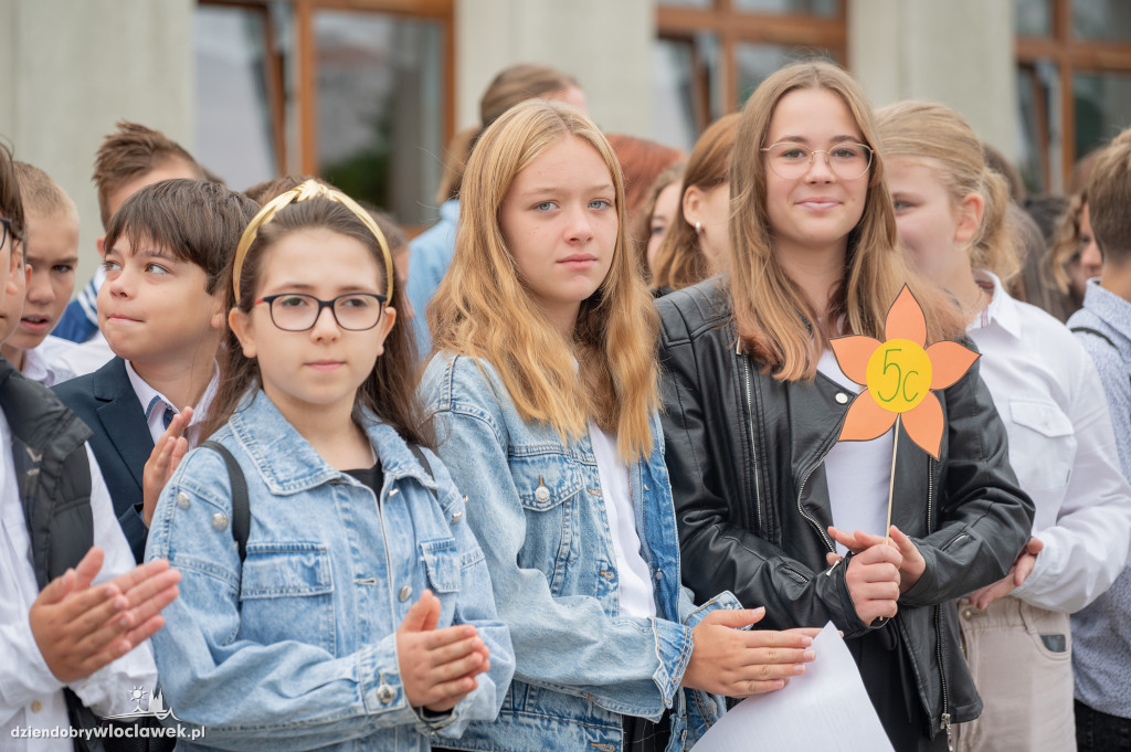Rozpoczęcie roku szkolnego w SP nr 1 Brześć Kujawski