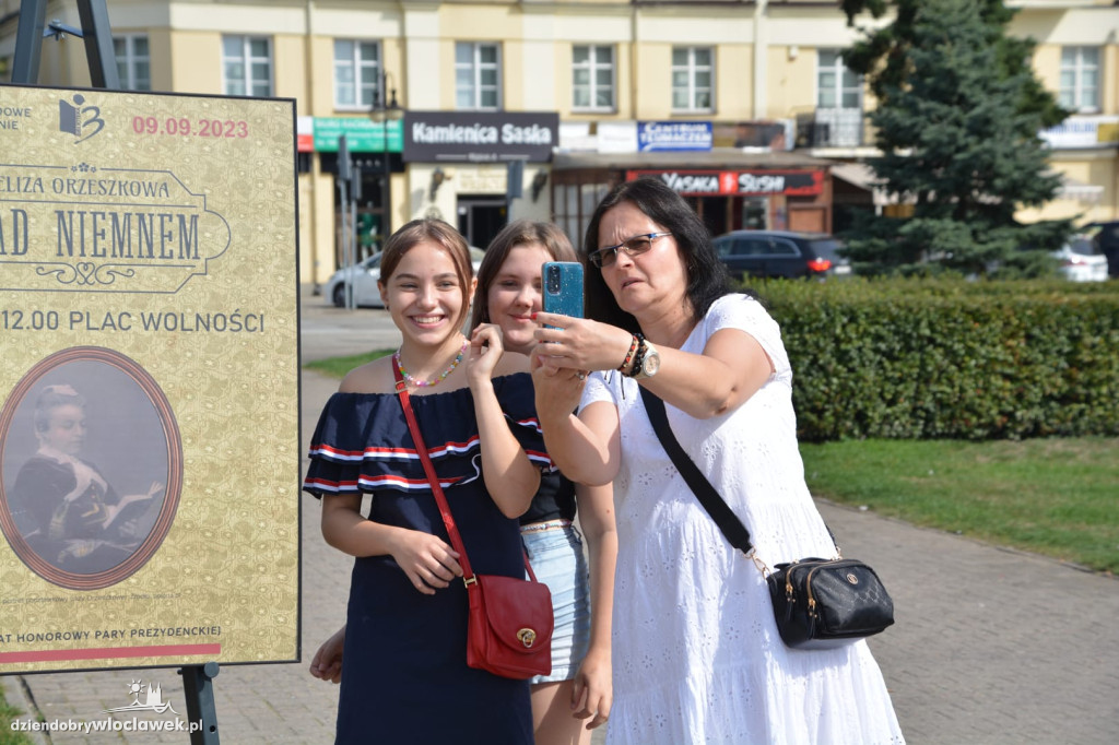 Narodowe Czytanie na Placu Wolności