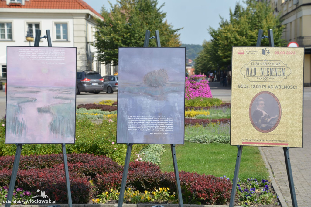 Narodowe Czytanie na Placu Wolności