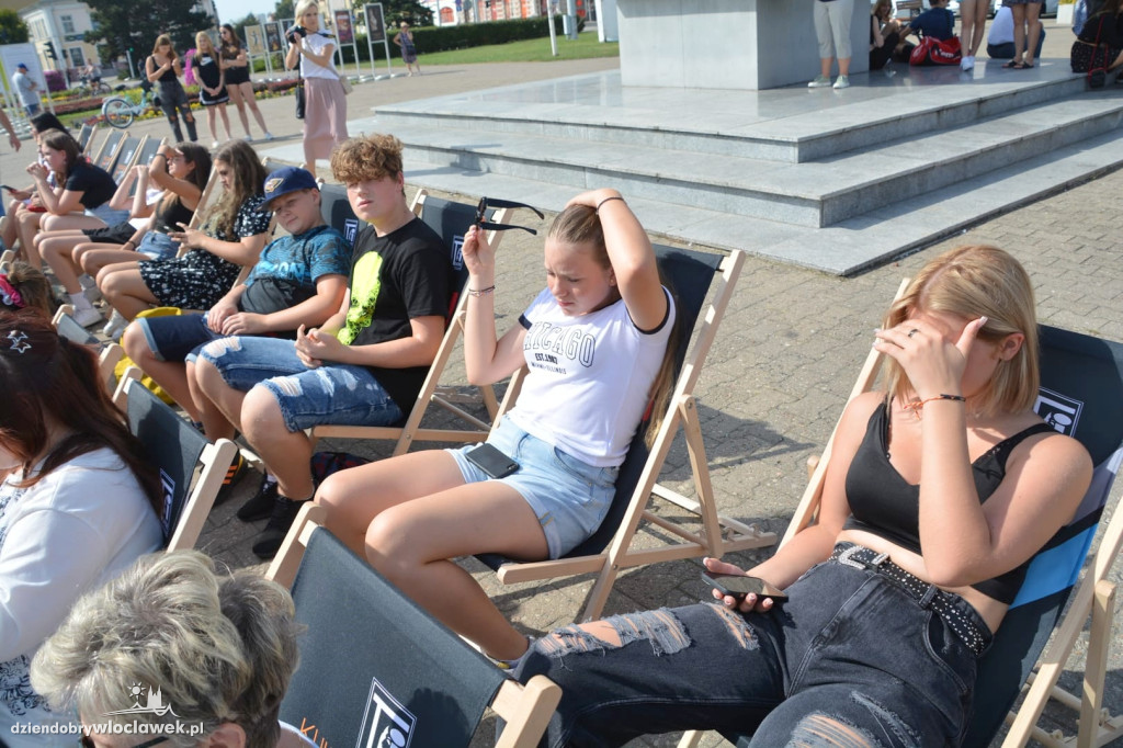 Narodowe Czytanie na Placu Wolności