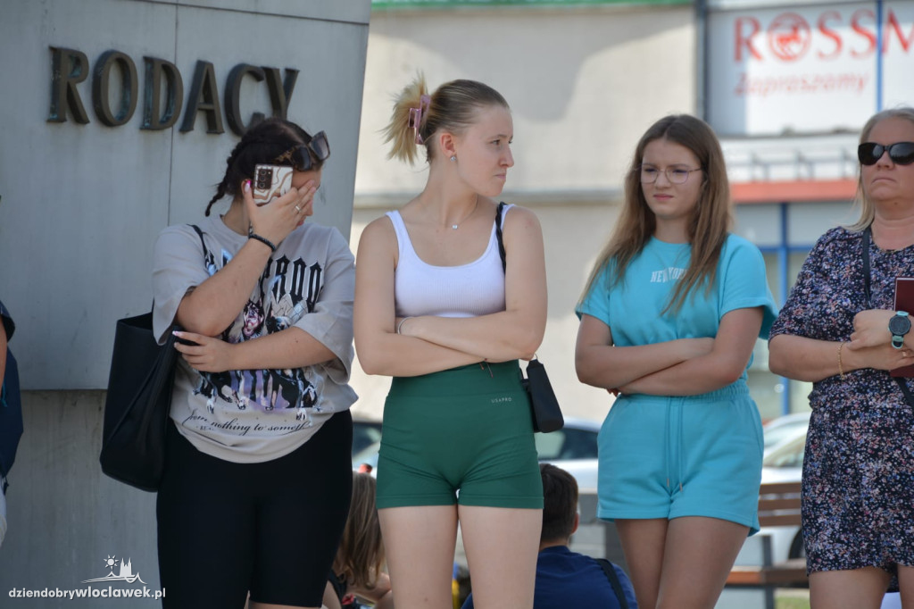 Narodowe Czytanie na Placu Wolności