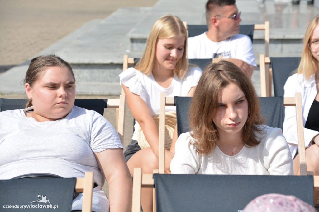 Narodowe Czytanie na Placu Wolności