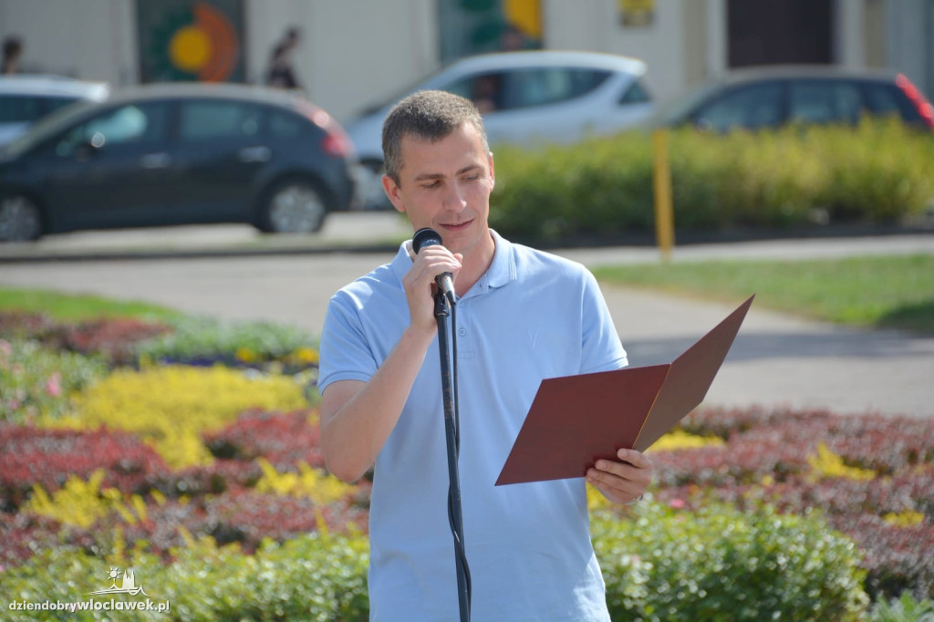 Narodowe Czytanie na Placu Wolności