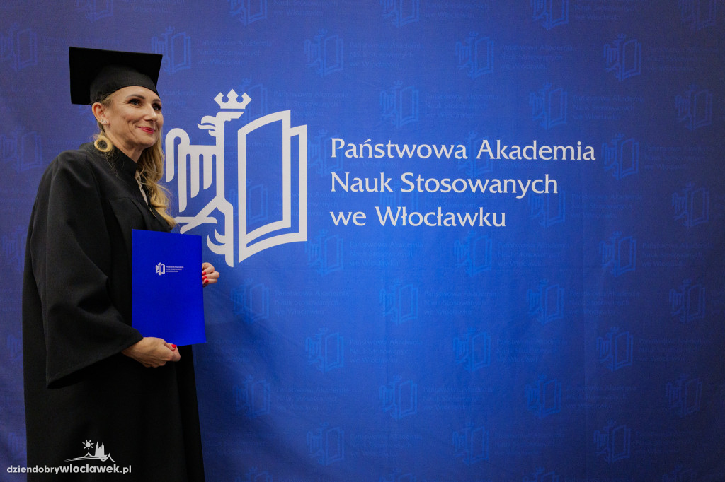 Absolwenci PANS odebrali dyplomy cz. 2