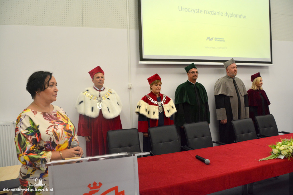 Absolwenci PANS odebrali dyplomy (cz.1)