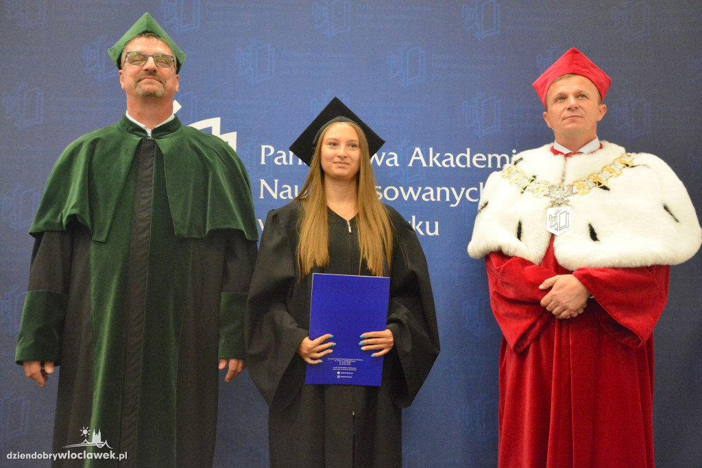 Absolwenci PANS odebrali dyplomy (cz.1)