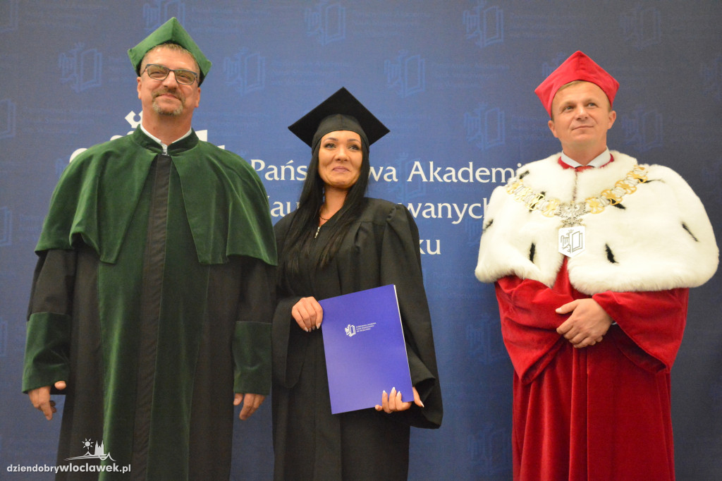 Absolwenci PANS odebrali dyplomy (cz.1)