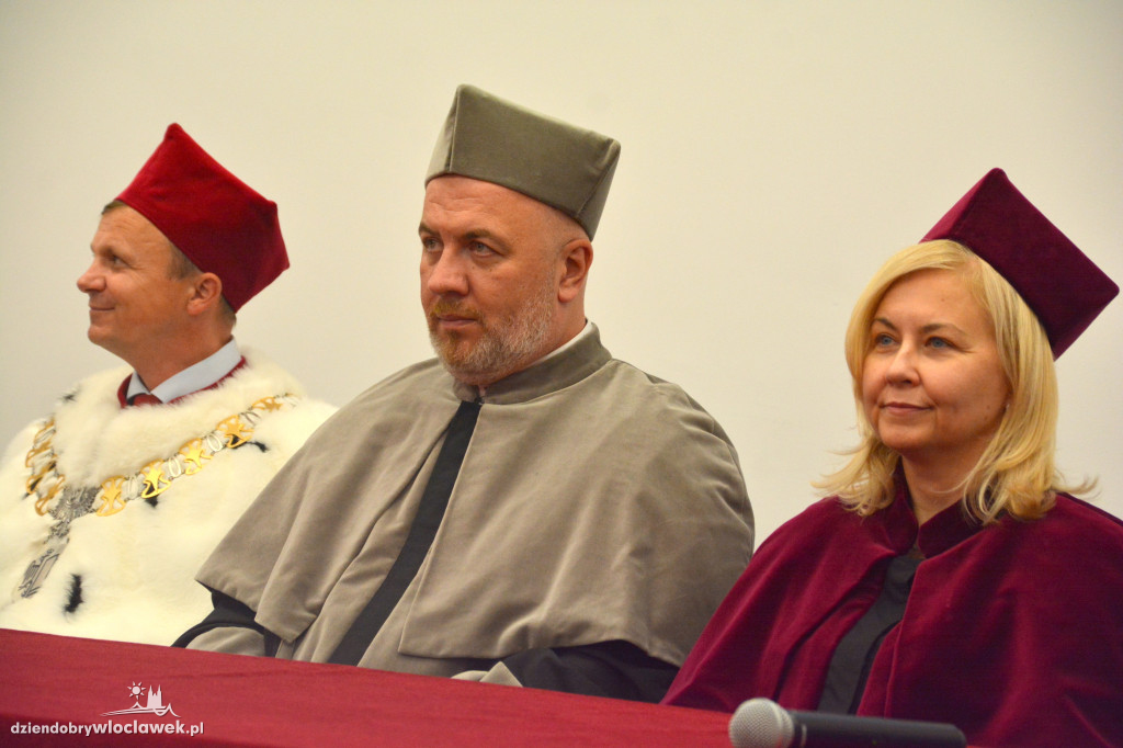 Absolwenci PANS odebrali dyplomy (cz.1)