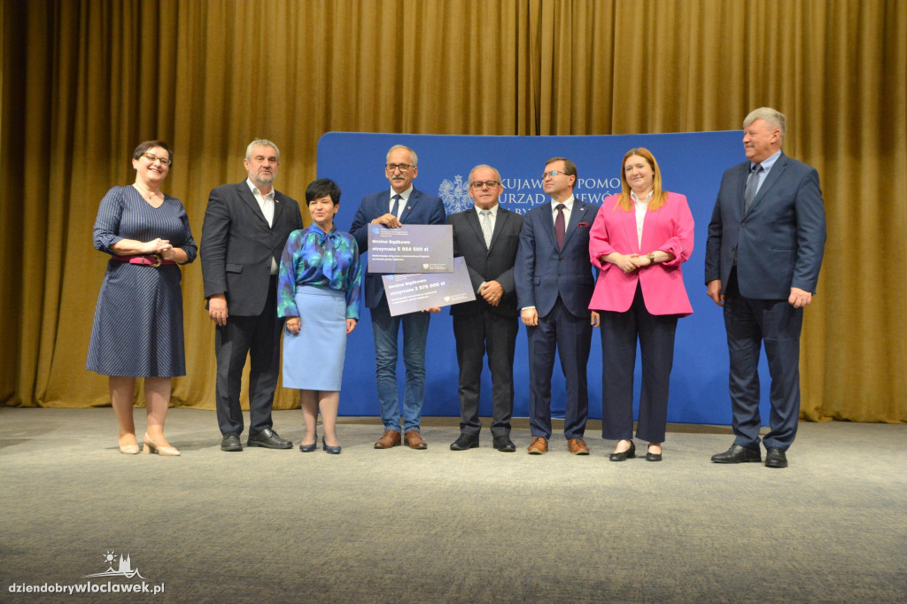 Czeki z Rządowego Programu Inwestycji Strategicznych