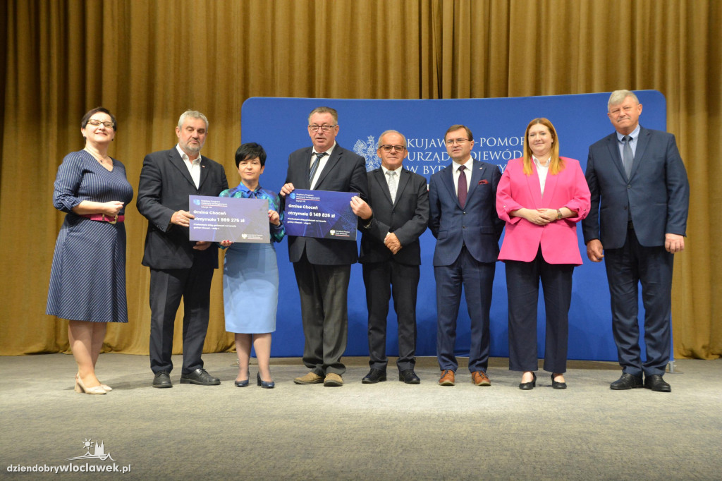 Czeki z Rządowego Programu Inwestycji Strategicznych
