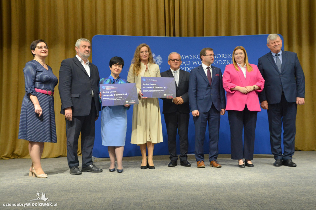 Czeki z Rządowego Programu Inwestycji Strategicznych