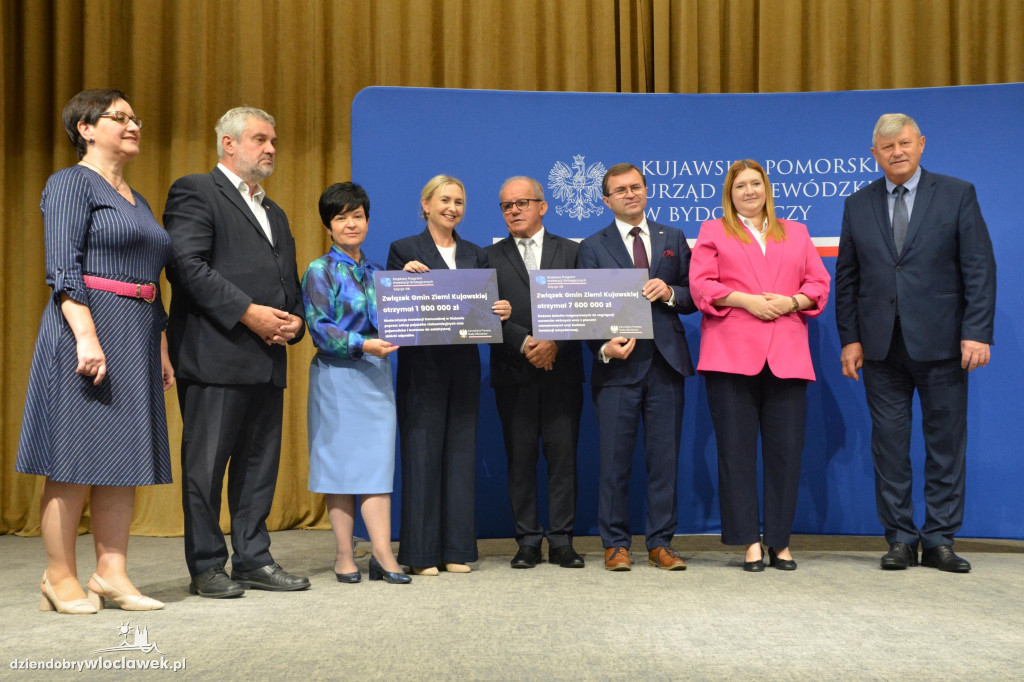 Czeki z Rządowego Programu Inwestycji Strategicznych