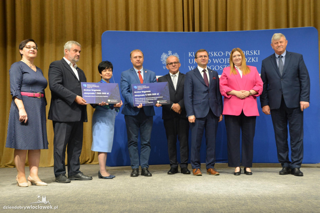 Czeki z Rządowego Programu Inwestycji Strategicznych