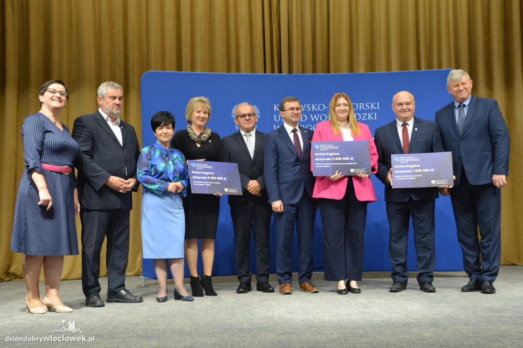 Czeki z Rządowego Programu Inwestycji Strategicznych