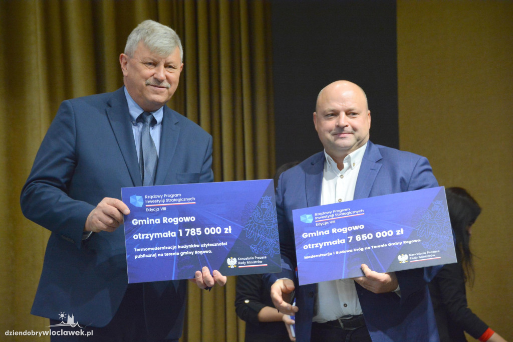 Czeki z Rządowego Programu Inwestycji Strategicznych