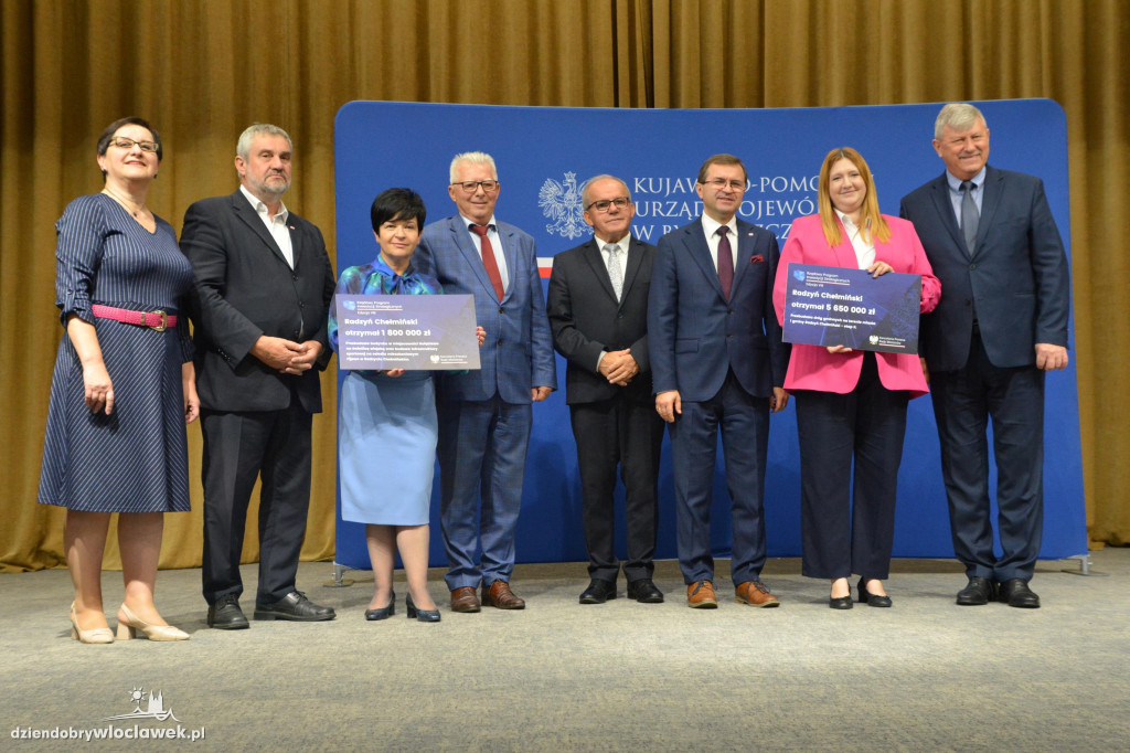 Czeki z Rządowego Programu Inwestycji Strategicznych