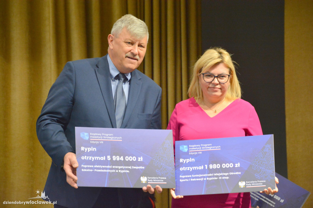 Czeki z Rządowego Programu Inwestycji Strategicznych