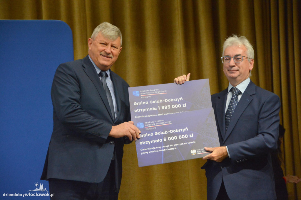 Czeki z Rządowego Programu Inwestycji Strategicznych