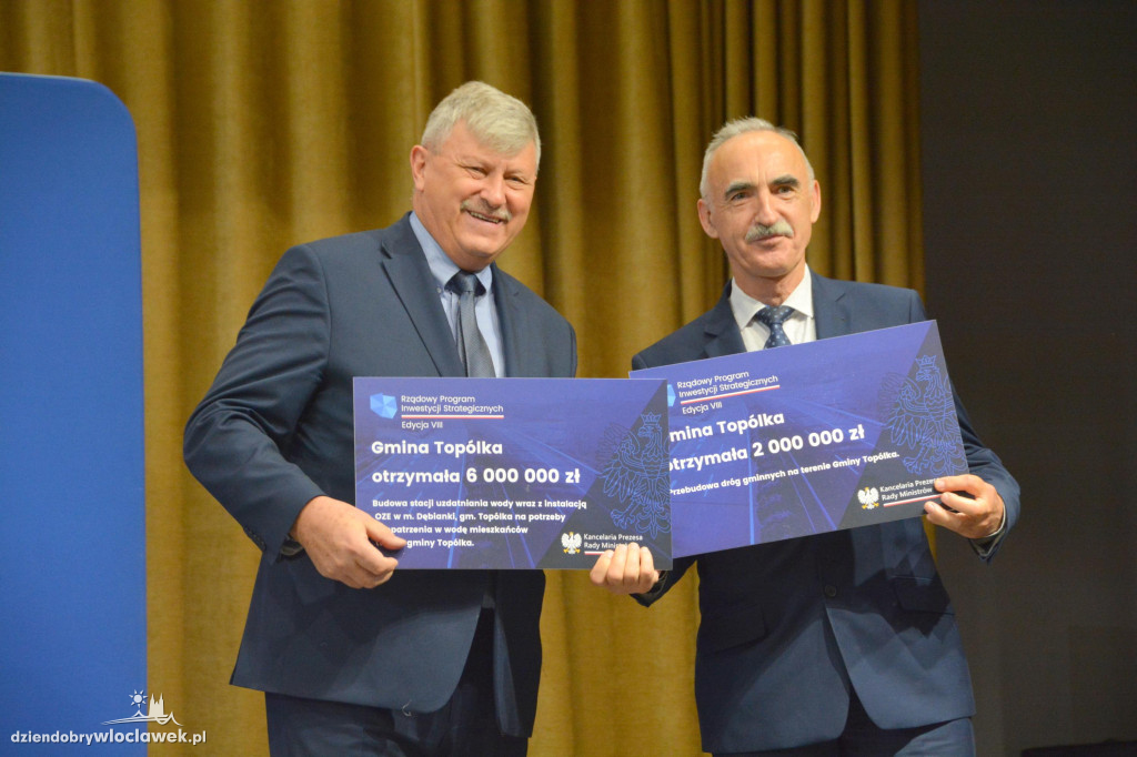 Czeki z Rządowego Programu Inwestycji Strategicznych