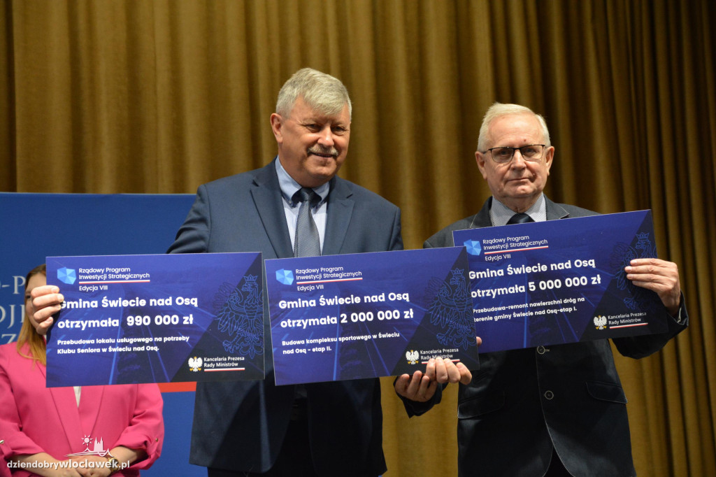 Czeki z Rządowego Programu Inwestycji Strategicznych