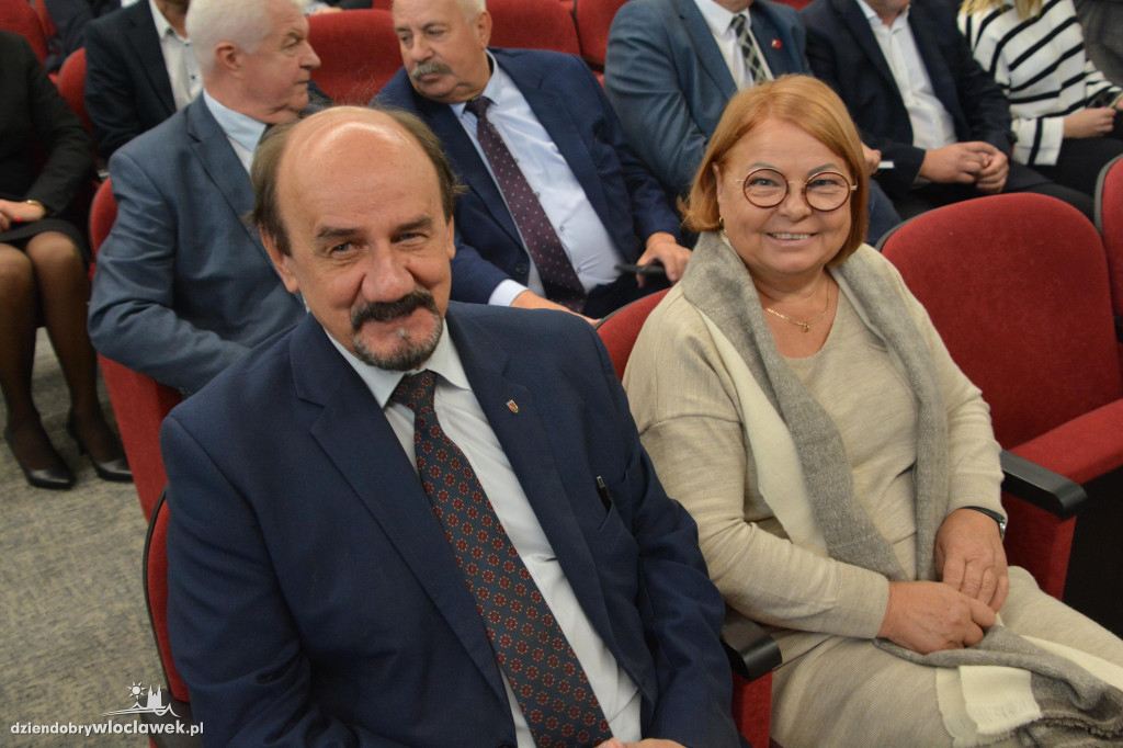 Czeki z Rządowego Programu Inwestycji Strategicznych