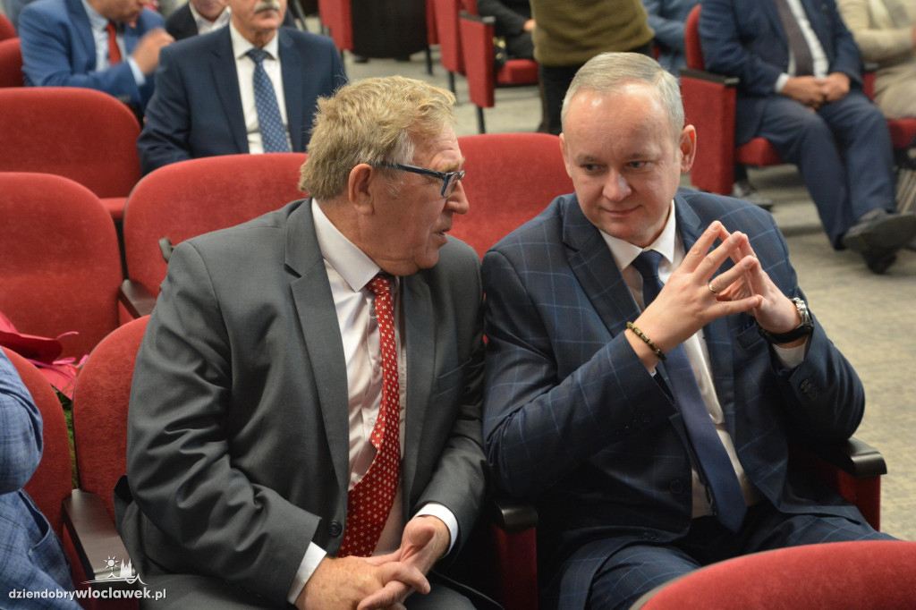 Czeki z Rządowego Programu Inwestycji Strategicznych