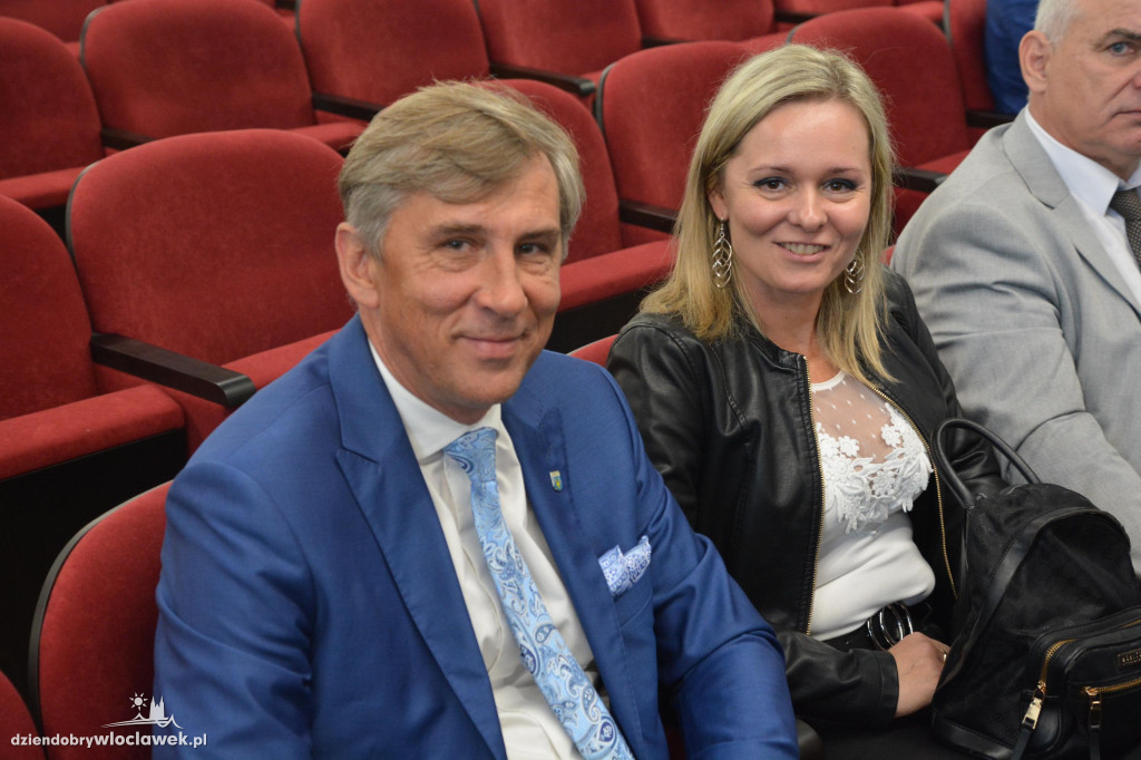 Czeki z Rządowego Programu Inwestycji Strategicznych