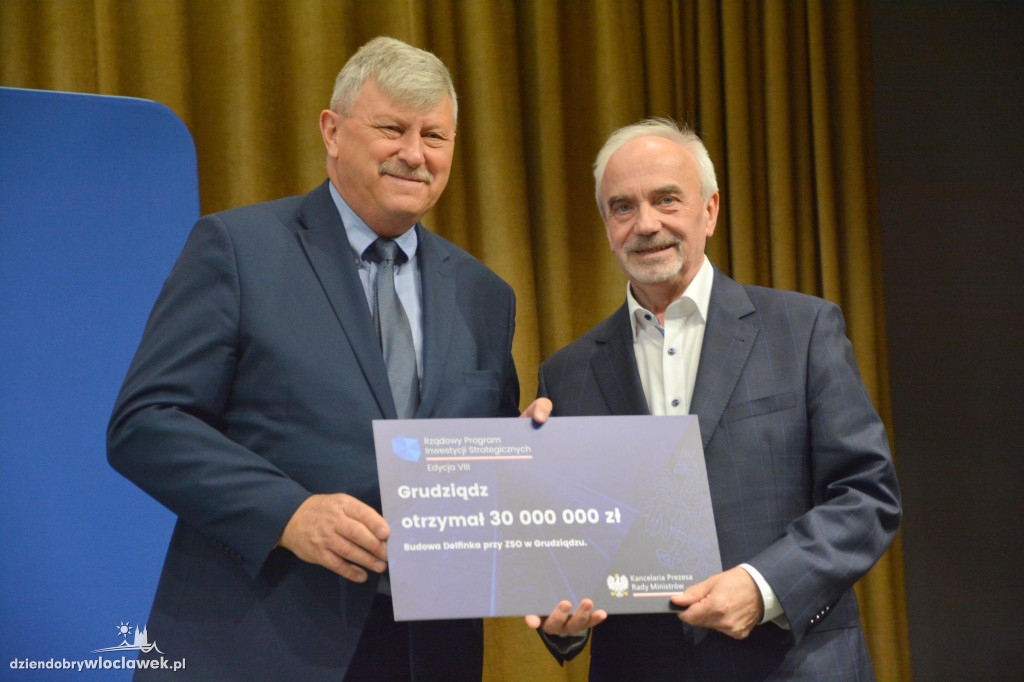 Czeki z Rządowego Programu Inwestycji Strategicznych