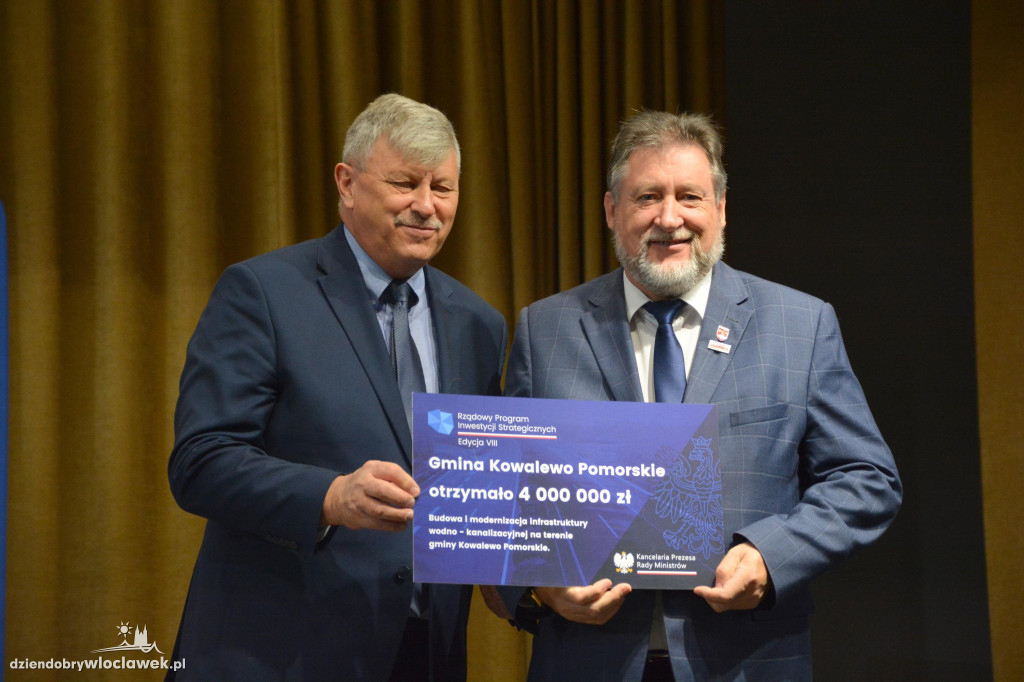 Czeki z Rządowego Programu Inwestycji Strategicznych
