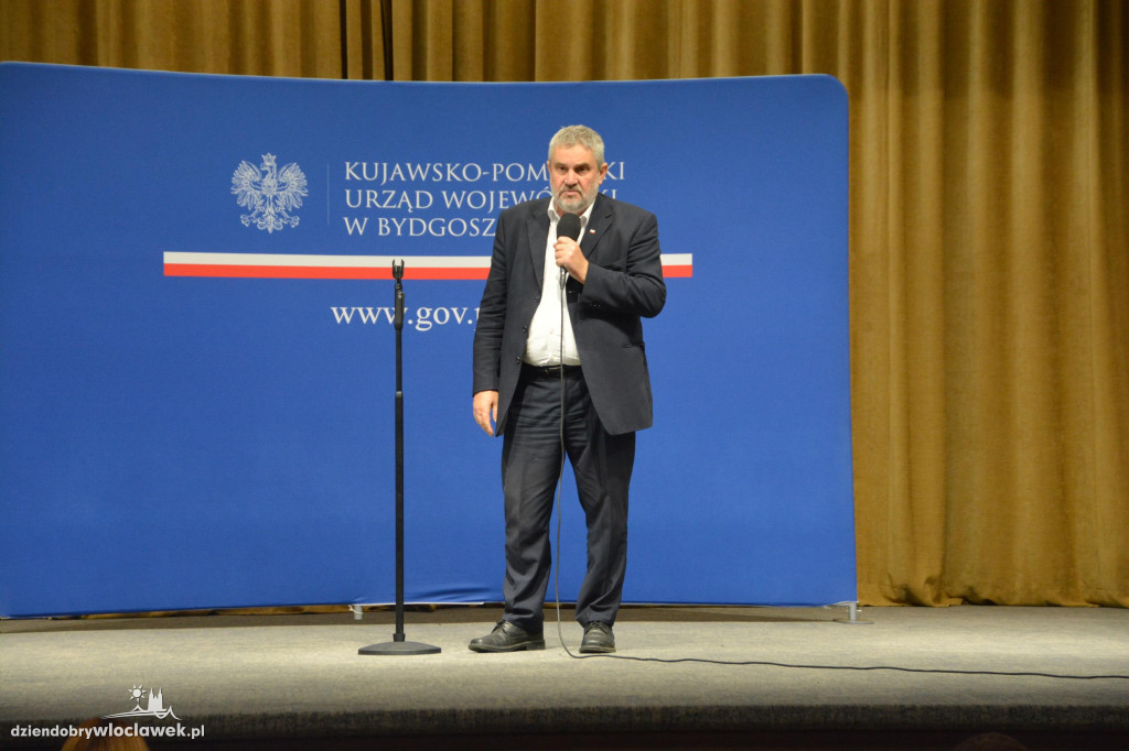 Czeki z Rządowego Programu Inwestycji Strategicznych