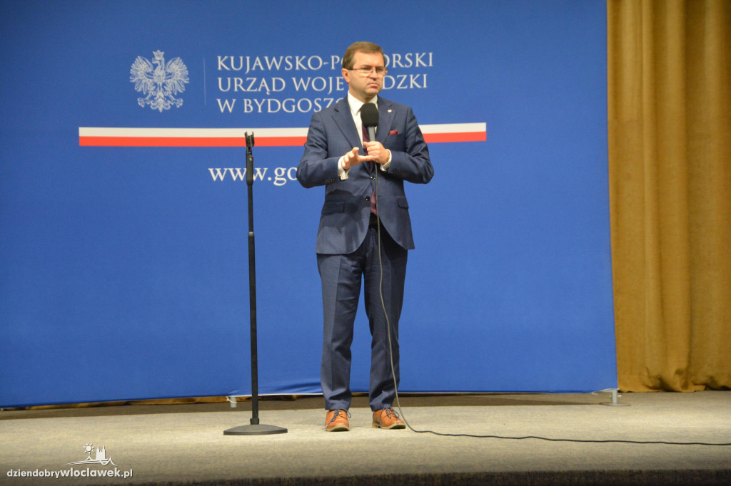 Czeki z Rządowego Programu Inwestycji Strategicznych