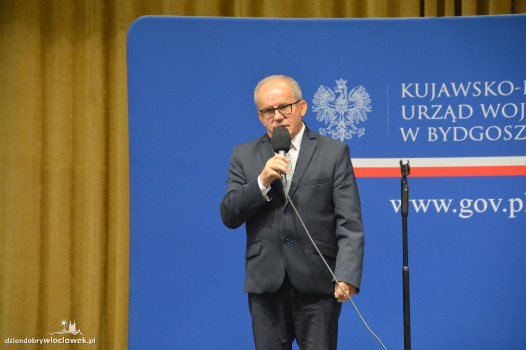 Czeki z Rządowego Programu Inwestycji Strategicznych