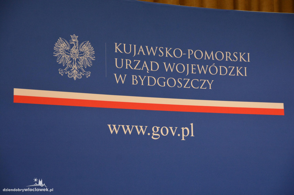 Czeki z Rządowego Programu Inwestycji Strategicznych
