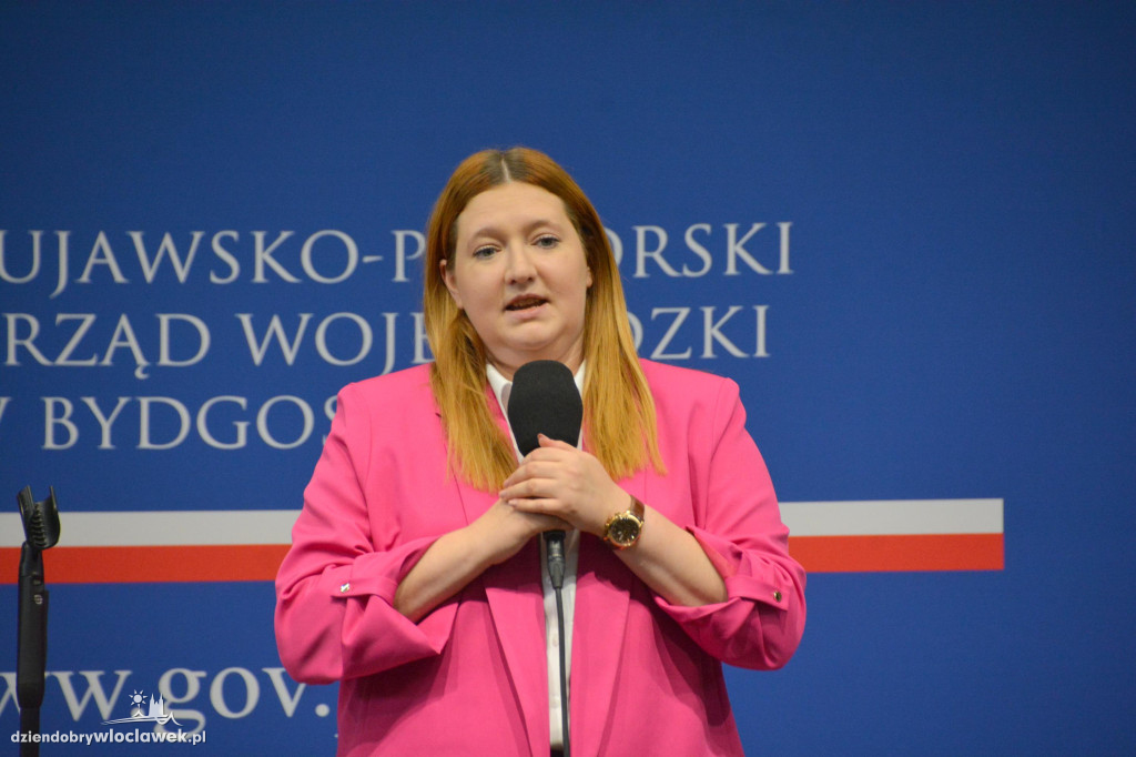 Czeki z Rządowego Programu Inwestycji Strategicznych