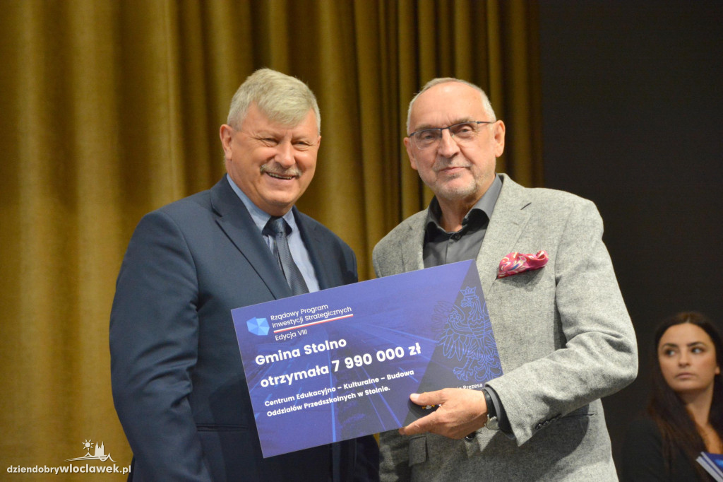 Czeki z Rządowego Programu Inwestycji Strategicznych