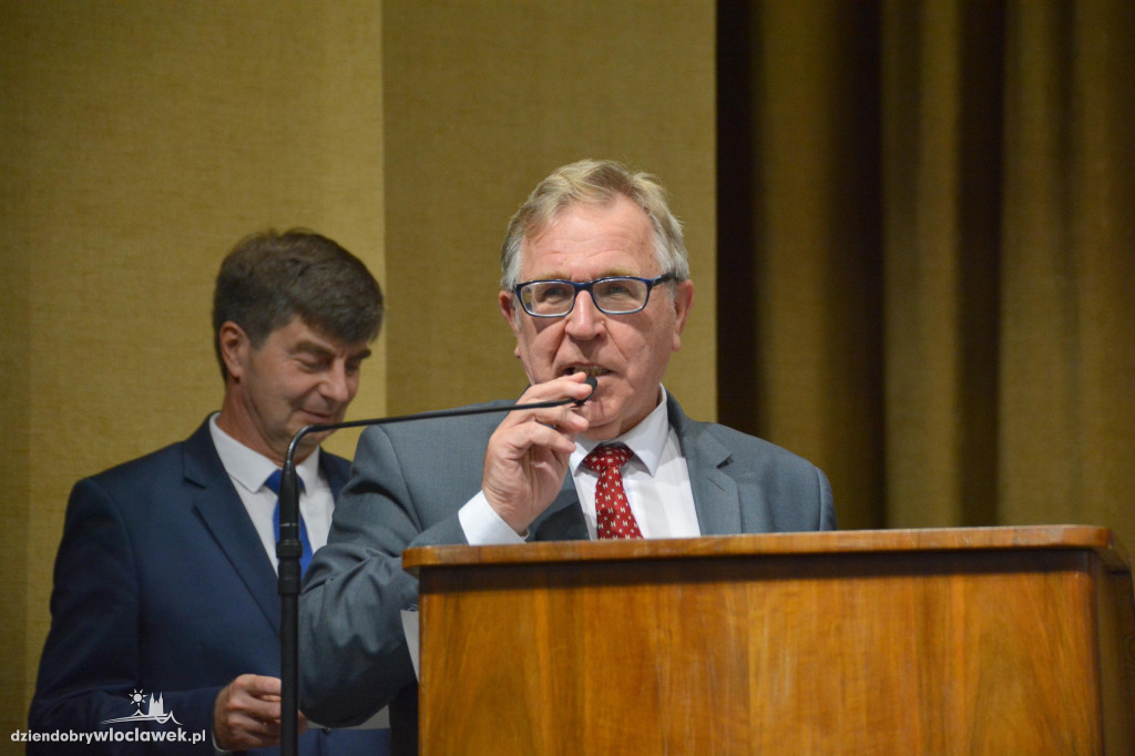 Czeki z Rządowego Programu Inwestycji Strategicznych