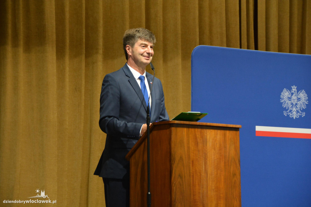 Czeki z Rządowego Programu Inwestycji Strategicznych
