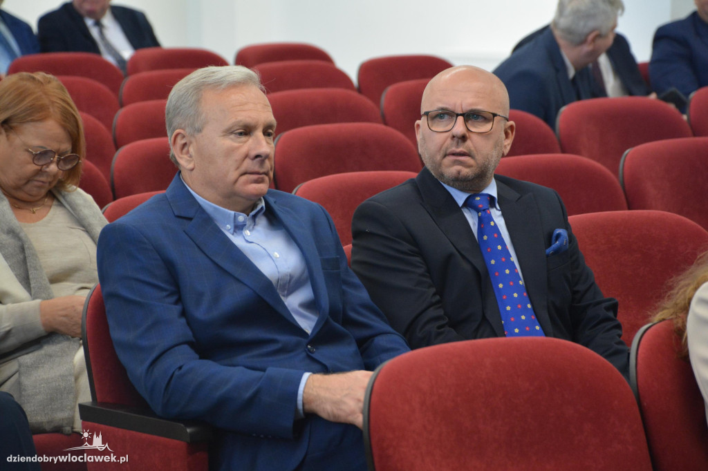 Czeki z Rządowego Programu Inwestycji Strategicznych