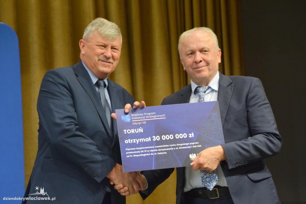 Czeki z Rządowego Programu Inwestycji Strategicznych