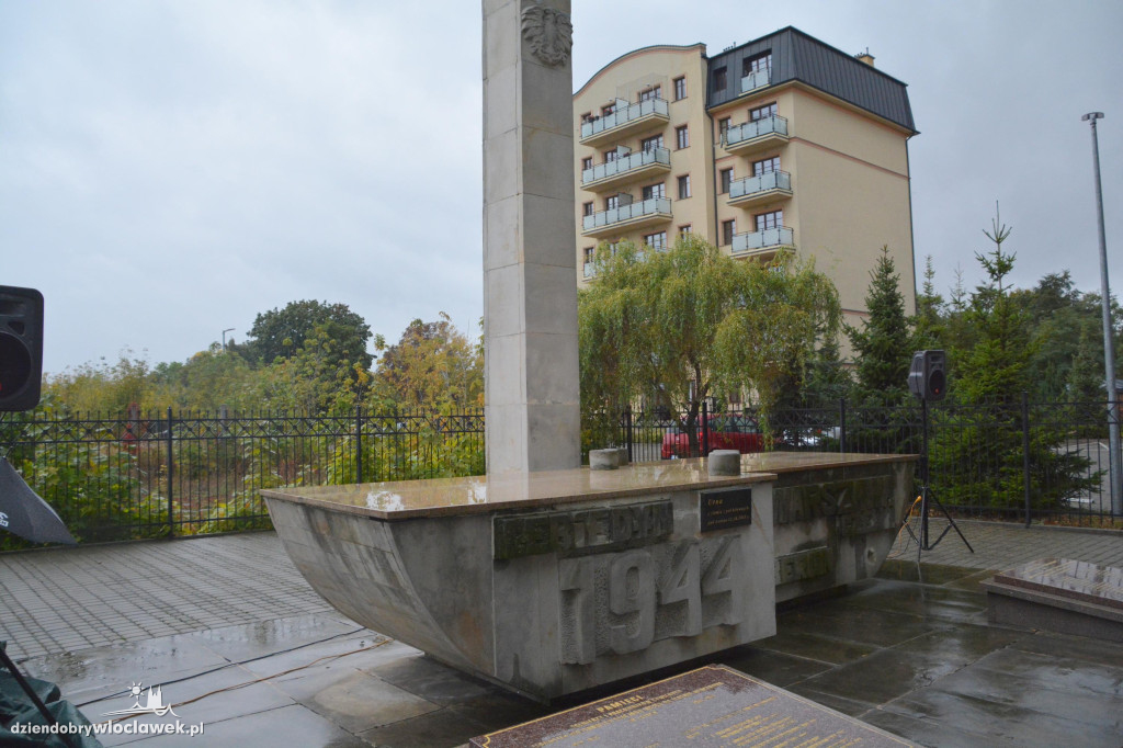 80. rocznica bitwy pod Lenino pod Pomnikiem Sapera